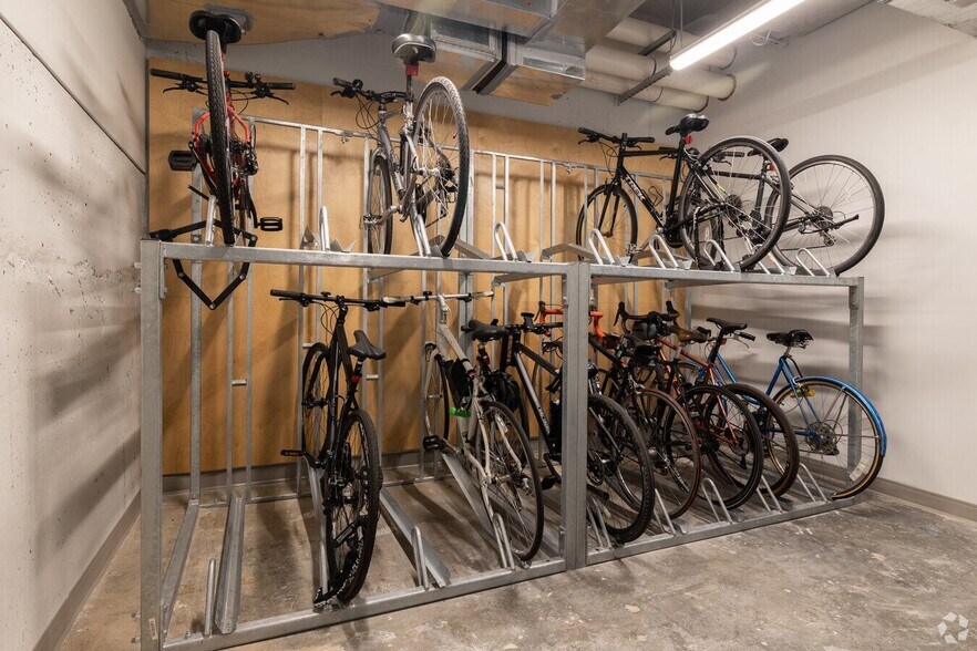 Building Photo - 1224 M St NW