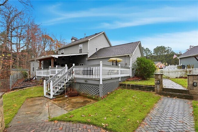 Building Photo - 5960 River Ridge Ln