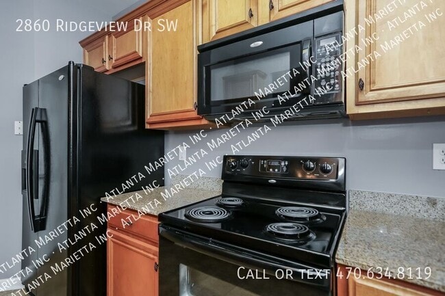 Building Photo - 2860 Ridgeview Dr