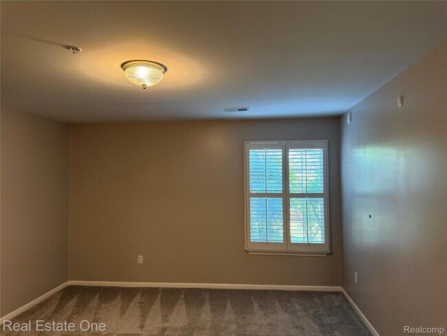 Building Photo - 523 Brookfield Dr