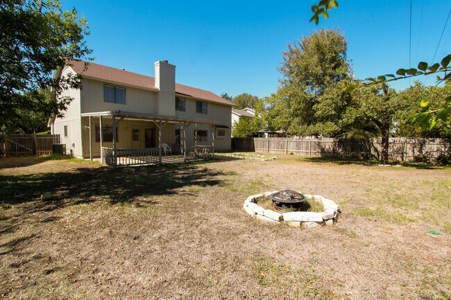 Building Photo - Updated 4 Bedroom • 2.5 Bath • West Round Rock • Downstairs Primary Suite • Two Living Areas • La...