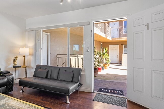 Building Photo - 5510 Adelaide Ave