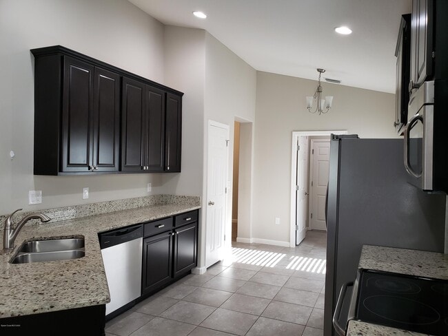 Building Photo - 3960 Harvest Cir