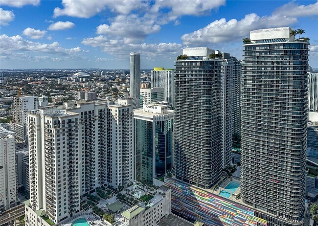 Building Photo - 1000 Brickell Plaza