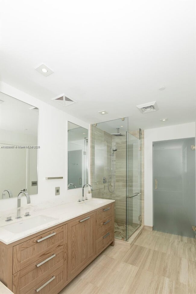 Building Photo - 350 Ocean Dr