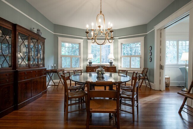 Building Photo - 290 Milledge Cir