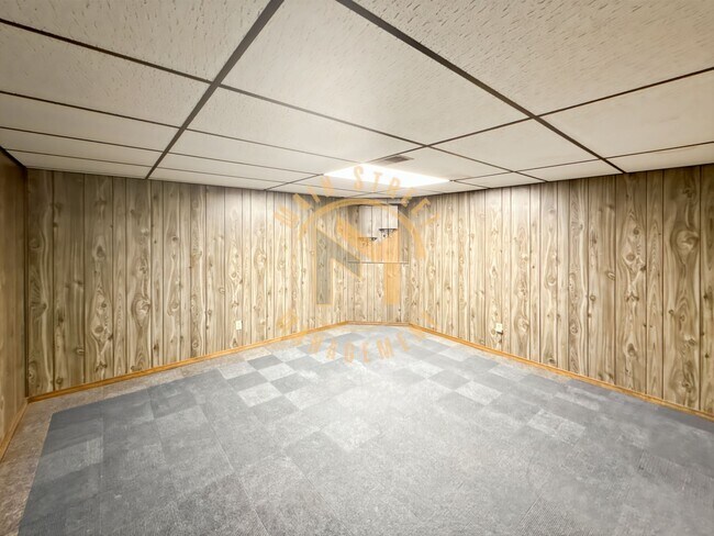 Building Photo - 1433 Baumgart Rd