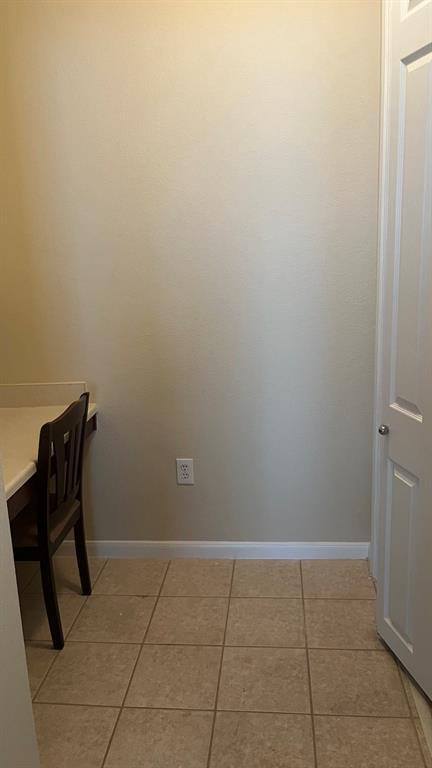 Building Photo - 7575 Kirby Dr