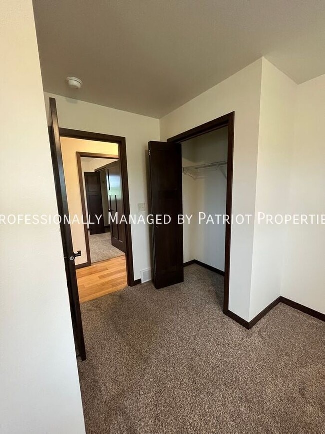 Building Photo - 245 Alyssa St