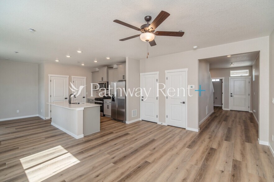 Building Photo - 9421 Yampa Ct