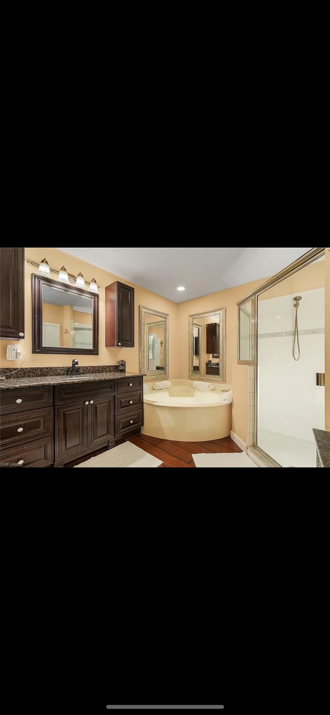 Building Photo - 403 SW 3rd Ct