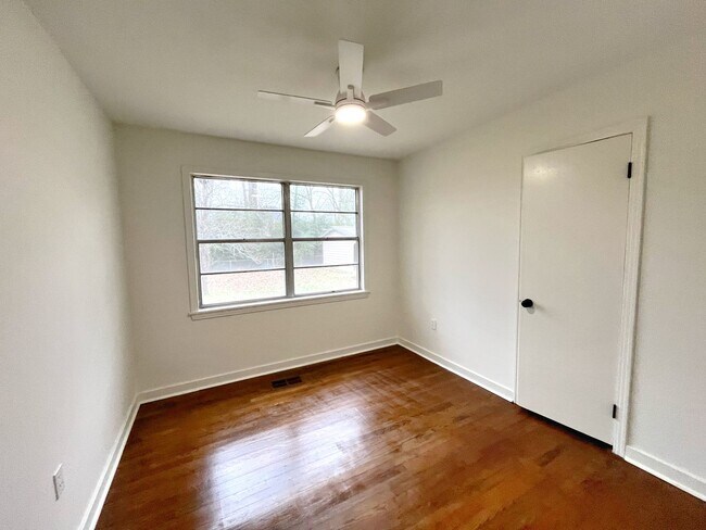 Building Photo - 4 Bed/2 Bath Home in Pearl