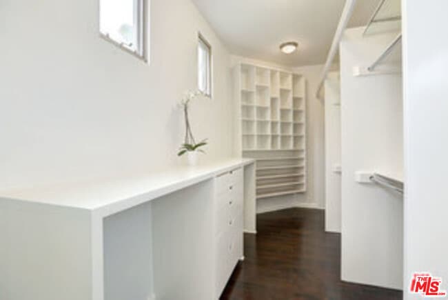 Building Photo - 8049 Briar Summit Dr