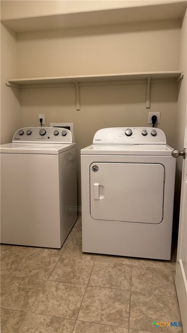 Building Photo - 5305 Fenton Ln