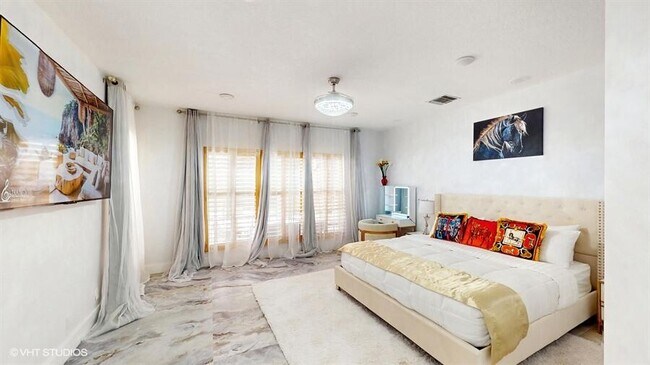 Building Photo - 15700 Carrera Ln