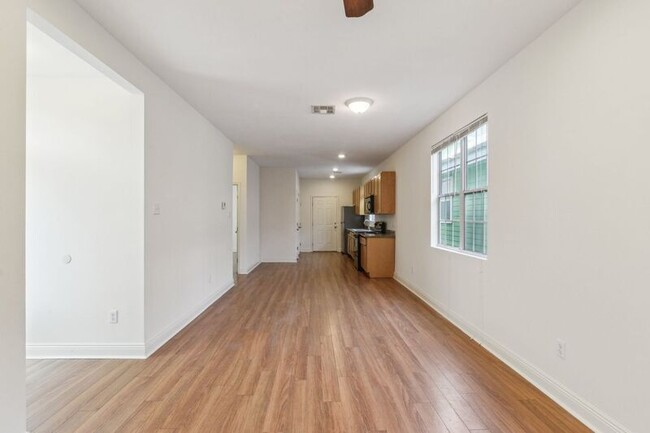 Building Photo - 401 N Tonti St
