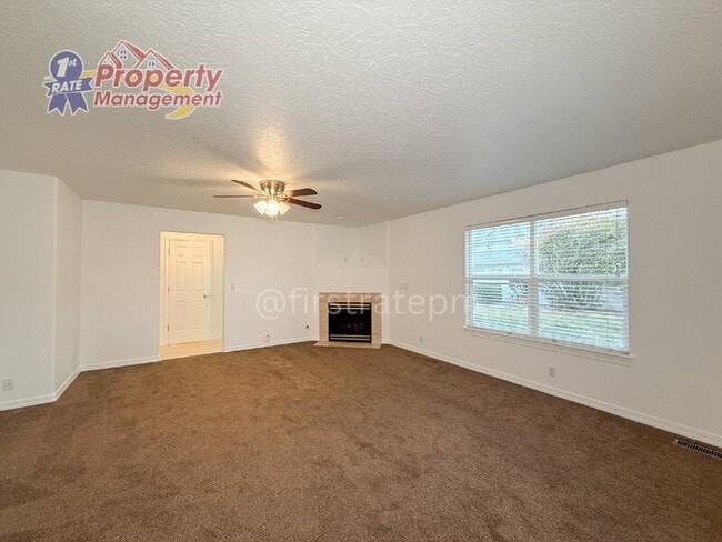 Building Photo - 1923 N Tyra Ave