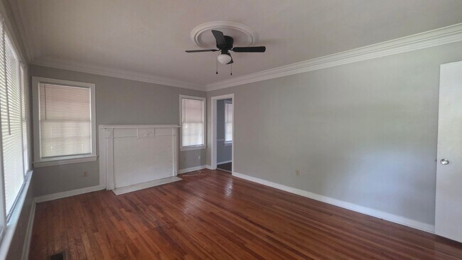 Building Photo - 211 Edison Dr