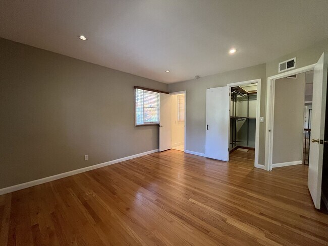 Building Photo - Beautiful 3-Bedroom Home with Remodeled Kitchen, Dual Living Spaces & Spacious Backyard