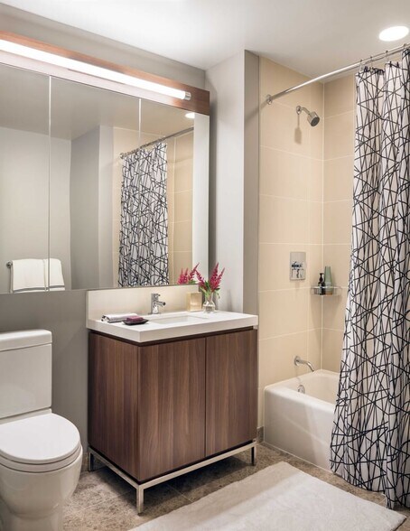 Building Photo - 77 W Wacker Dr