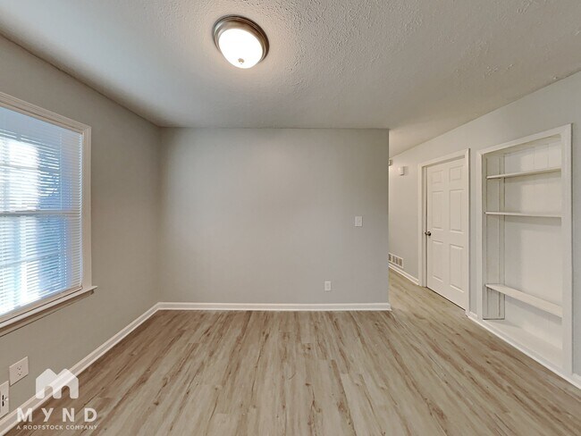 Building Photo - 6381 Impala Cir