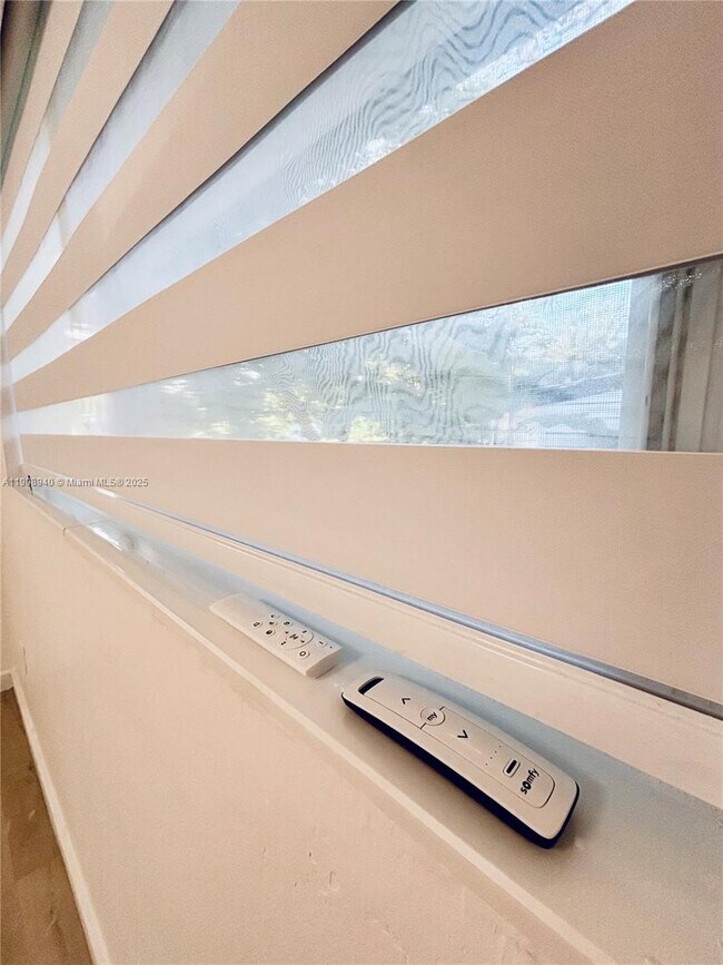 Building Photo - 330 NE 88th St