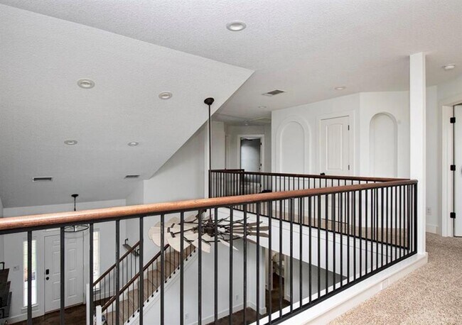 Building Photo - 1202 Hensley Dr