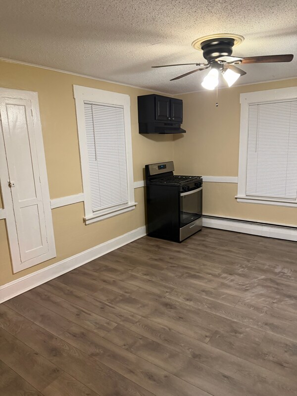 Building Photo - 122 Clark St