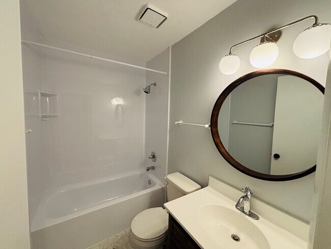 Building Photo - 3 Bedroom, 2 Bath House in Woodbine w/walking trail access