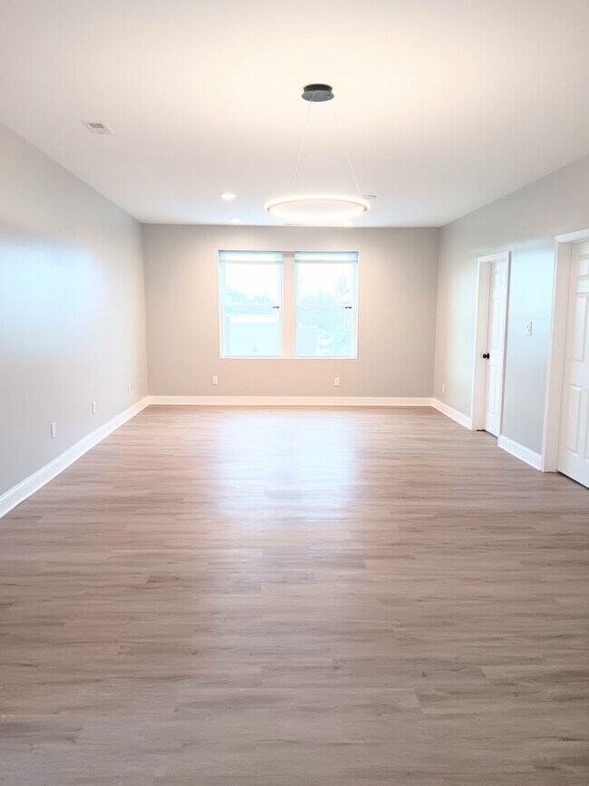 Building Photo - 3721 Main St