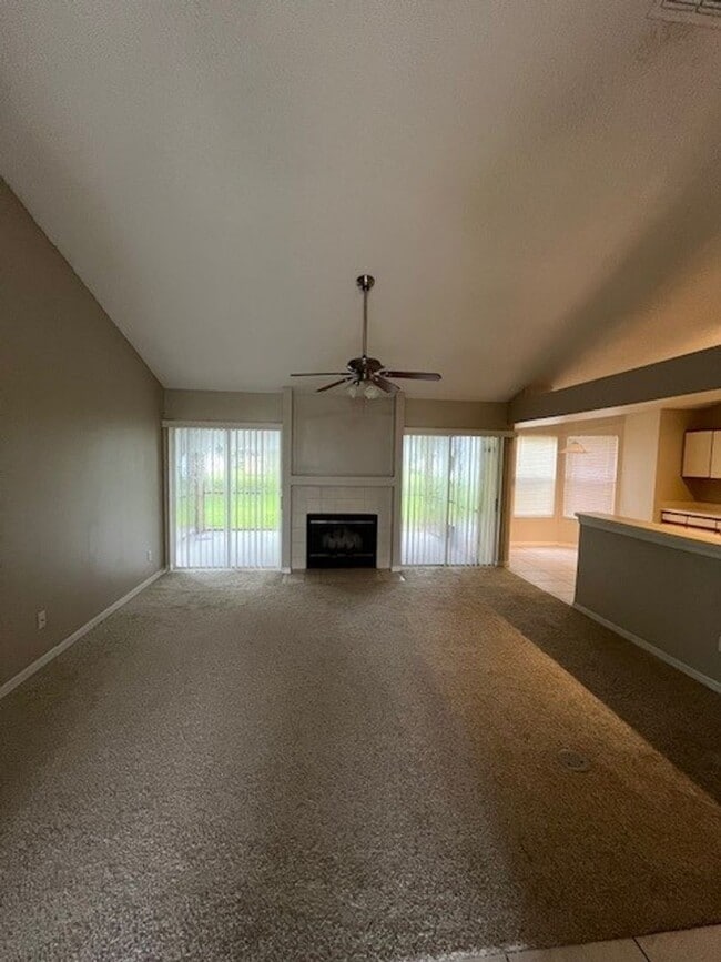 Building Photo - 1/2 off First Month of Rent! **4/2 in Copp...