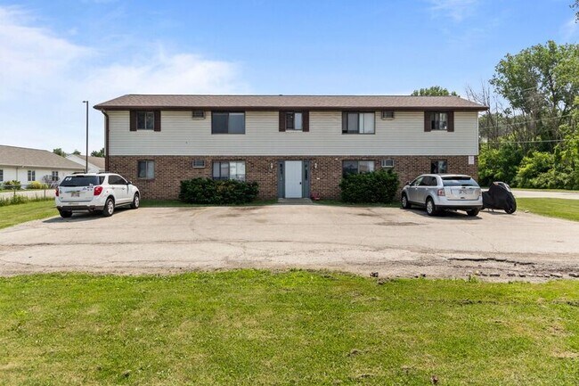 Building Photo - 1550 Moraine Terrace