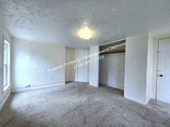 Building Photo - 125 N Chestnut St