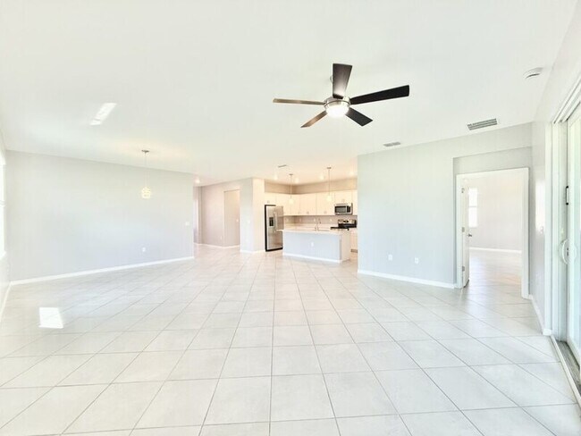 Building Photo - 16304 Quesa Dr