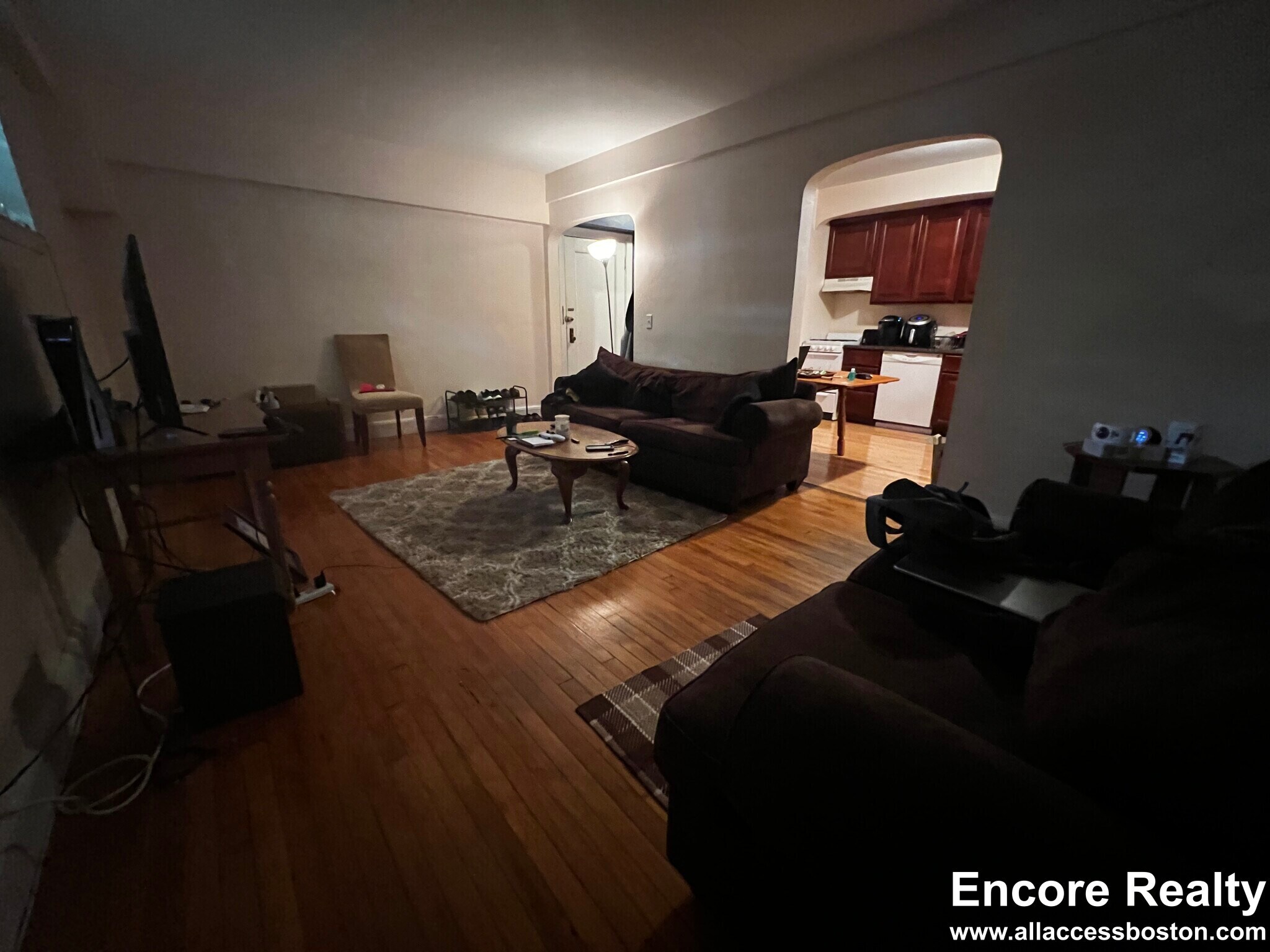 Building Photo - 1555 Beacon St