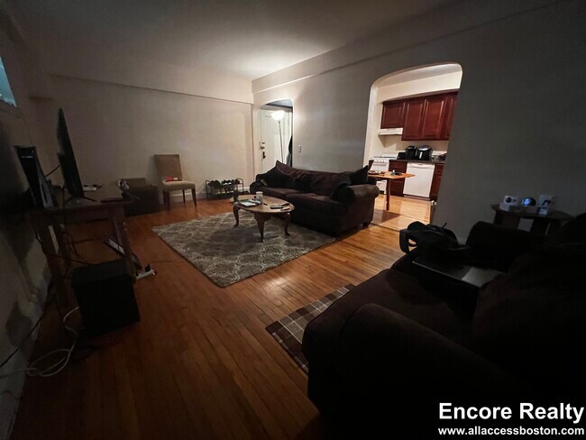 Building Photo - 1555 Beacon St