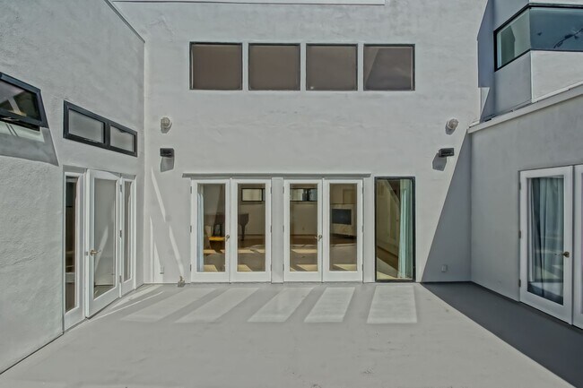 Building Photo - 522 Grand Blvd
