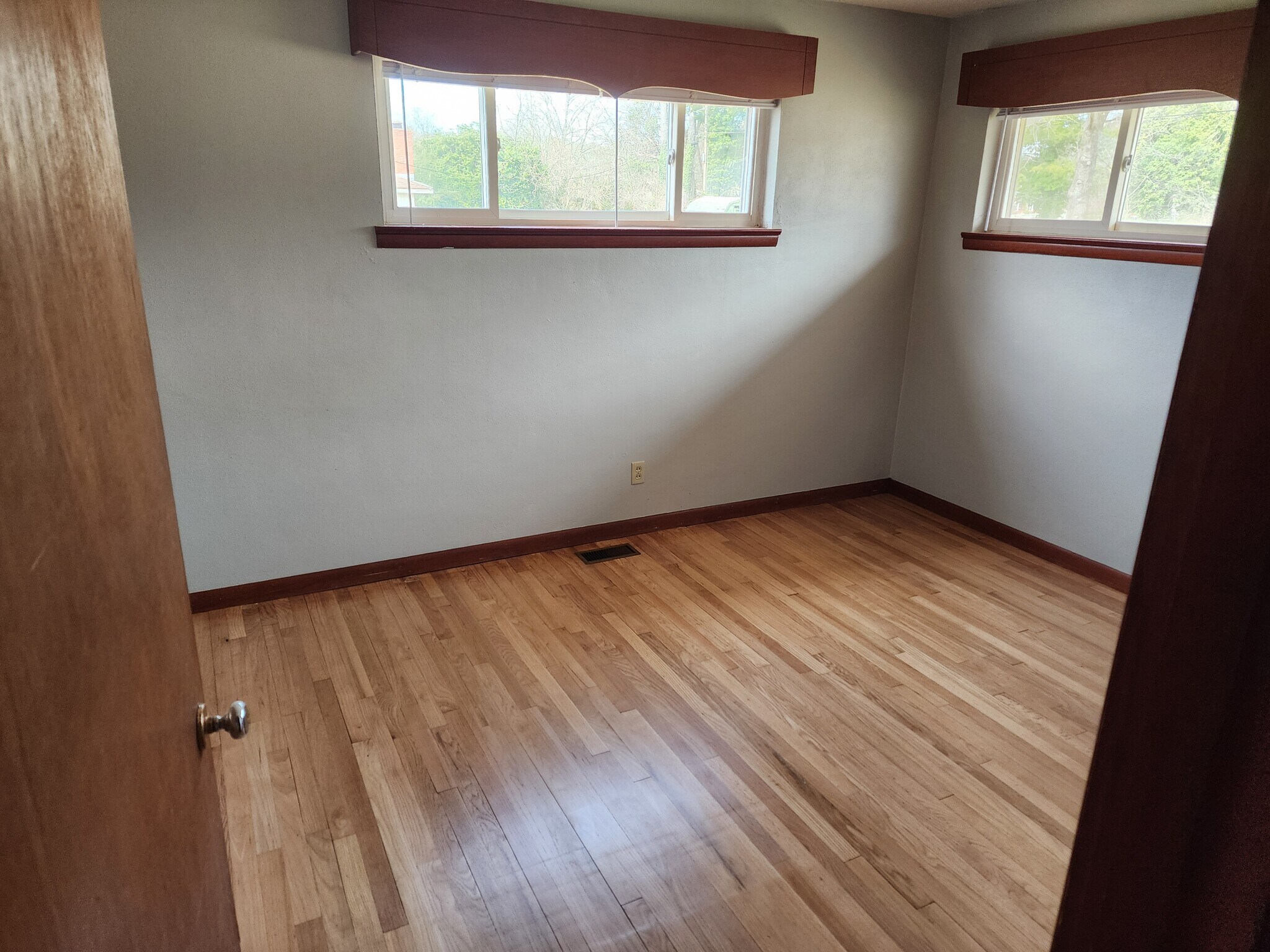 Building Photo - 6911 Hickory View Ln