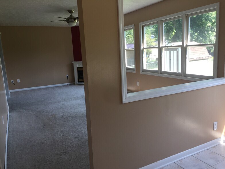 Building Photo - 4912 Angelia Dr