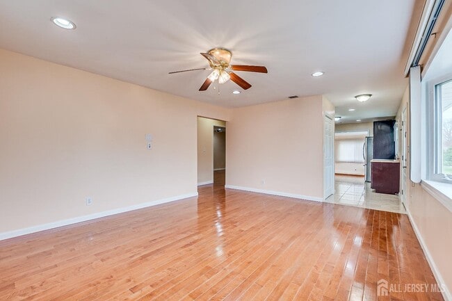 Building Photo - 174 Winthrop Rd