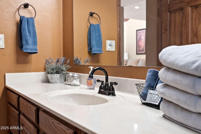 Building Photo - 9972 E Del Monte Ave