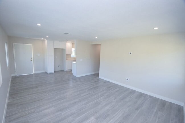 Building Photo - 522 N. 12TH ST.