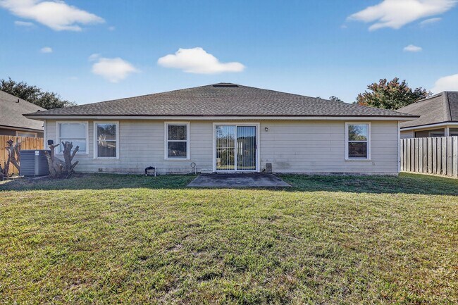 Building Photo - 9205 Redtail Dr