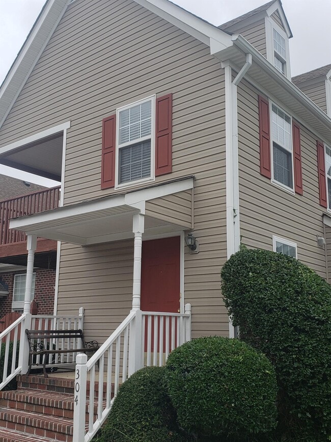 Building Photo - 304 Fireweed Ct