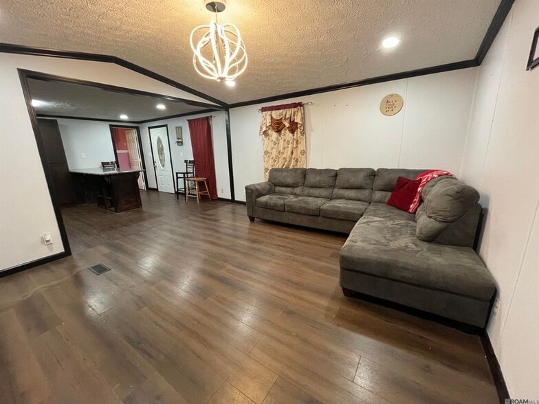 Building Photo - 3 Concord Loop