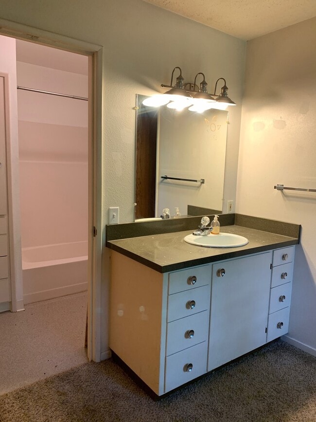 Building Photo - 1717 W 12th Ave