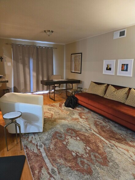 Building Photo - 8618 Baltimore Dr