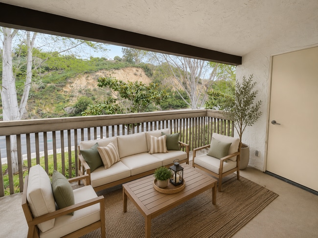 Building Photo - 8503 Villa La Jolla Dr