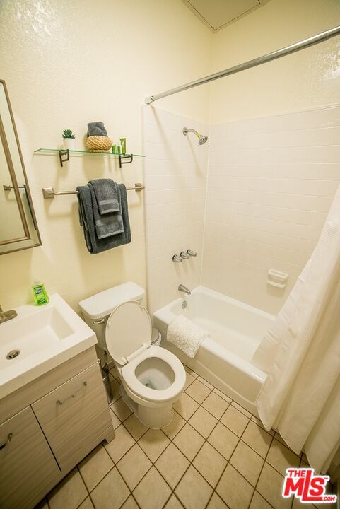 Building Photo - 26 Breeze Ave