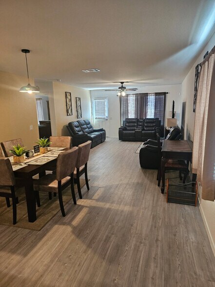 Building Photo - 9434 Somerset Wy